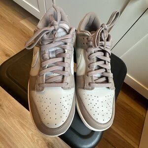 Nike Womens Low Dunk “Moon Fossil”